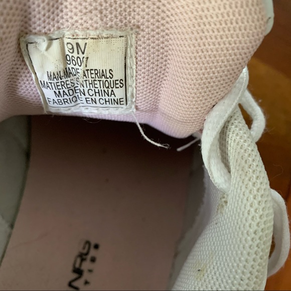 Pure Energy Sneakers - Picture 2 of 7